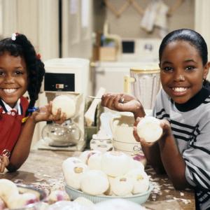 Still of Jaimee Foxworth and Kellie Shanygne Williams in Family Matters 1989