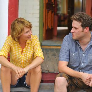 Still of Seth Rogen and Michelle Williams in Take This Waltz 2011