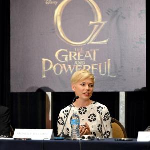 Michelle Williams at event of Ozas: didis ir galingas (2013)