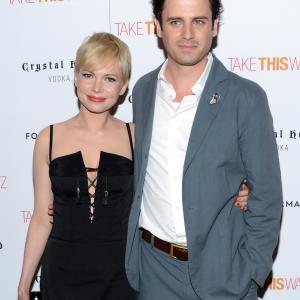 Luke Kirby and Michelle Williams at event of Take This Waltz 2011