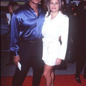 Grace Morley and Montel Williams at event of Greitis 2 laivo uzgrobimas 1997