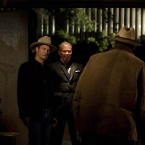 Still of Neal McDonough Timothy Olyphant and Mykelti Williamson in Justified 2010