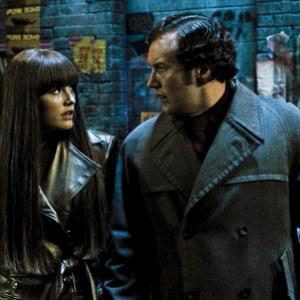 Still of Malin Akerman and Patrick Wilson in Watchmen 2009