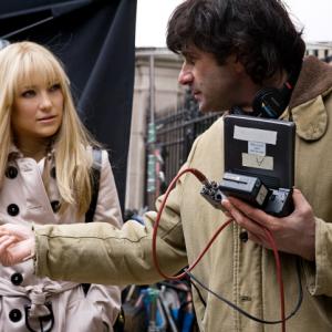 Still of Kate Hudson and Gary Winick in Bride Wars 2009