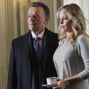 Still of Chandra West and Ray Wise in Kastlas 2009