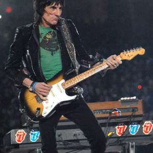 Ron Wood and The Rolling Stones at event of Super Bowl XL (2006)