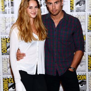 Shailene Woodley and Theo James at event of Divergente 2014
