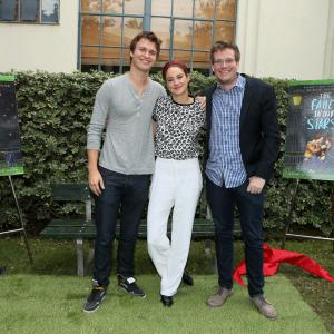 Shailene Woodley John Green and Ansel Elgort at event of Del musu likimo ir zvaigzdes kaltos 2014