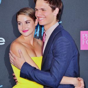 Shailene Woodley and Ansel Elgort at event of Del musu likimo ir zvaigzdes kaltos 2014