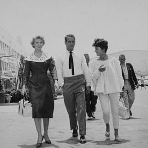 Paul Newman with Joanne Woodward and Joan Collins at Fox Studios 1958