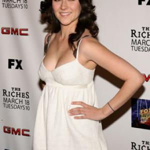 Shannon Woodward at event of The Riches (2007)
