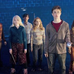Rupert Grint, Matthew Lewis, Daniel Radcliffe, Emma Watson, Bonnie Wright and Evanna Lynch in Haris Poteris ir Fenikso brolija (2007)
