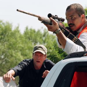 Still of Chris Cooper and Jeffrey Wright in Syriana 2005