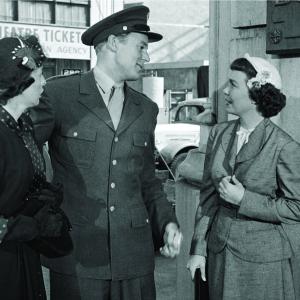 Still of Van Johnson, Eileen Heckart and Jane Wyman in Miracle in the Rain (1956)