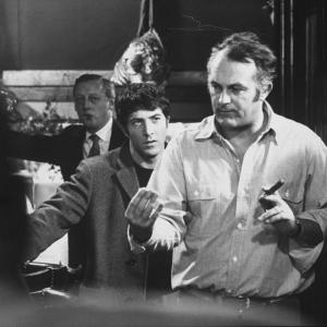 Still of Dustin Hoffman and Peter Yates in John and Mary (1969)