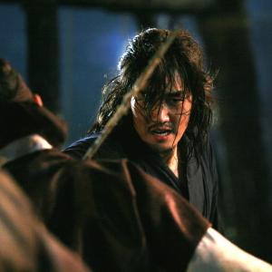 Still of Ji-tae Yu in Hwang Jin-yi (2007)