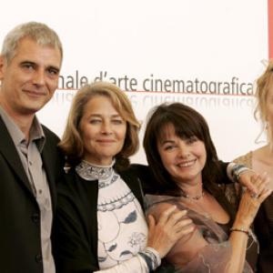Charlotte Rampling, Laurent Cantet, Louise Portal and Karen Young at event of Vers le sud (2005)