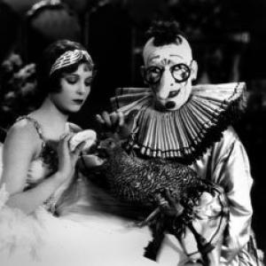 Still of Lon Chaney and Loretta Young in Laugh Clown Laugh 1928