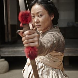 Still of Ji-hye Yun in Kundo: Min-ran-eui si-dae (2014)