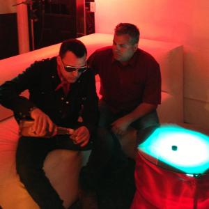 TOM SIZEMORE and apple juice! with director DANIEL ZIRILLI on the set of ROADRUN Mexico 2013