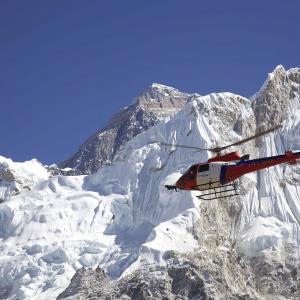 Shooting 3D tests on Mount Everest. Flying up to 7300 m!