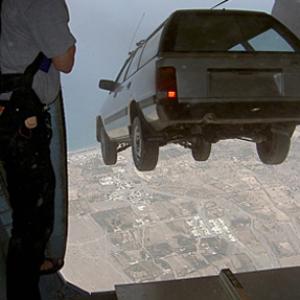 Car goes out in free fall !