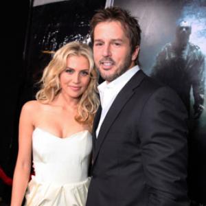 Michael Modano and Willa Ford at event of Penktadienis 13oji 2009