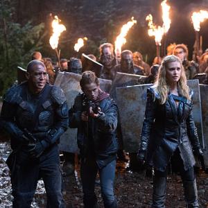 Still of Katie Stuart, Eliza Taylor and Chris Shields in The 100 (2014)