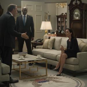 Still of Kevin Spacey Molly Parker and Mahershala Ali in Kortu Namelis 2013