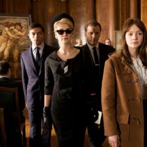 Still of Rosamund Pike, Peter Sarsgaard, Dominic Cooper and Carey Mulligan in An Education (2009)
