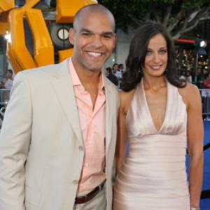 Dayanara Torres and Amaury Nolasco at event of Transformers (2007)