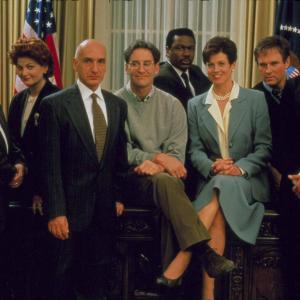 Still of Kevin Kline, Sigourney Weaver, Charles Grodin, Ben Kingsley, Frank Langella and Kevin Dunn in Dave (1993)