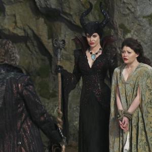 Still of Robert Carlyle Kristin Bauer van Straten and Emilie de Ravin in Once Upon a Time 2011