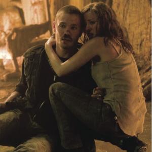 Still of Elisha Cuthbert and Chad Michael Murray in Vasko namai 2005