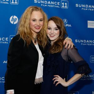 Kay Panabaker and Juno Temple at event of Little Birds (2011)