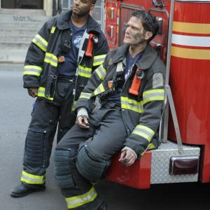 Still of Larenz Tate and Steven Pasquale in Rescue Me 2004