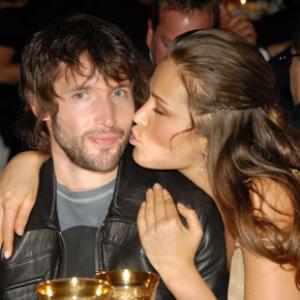 Petra Nemcova and James Blunt at event of The 79th Annual Academy Awards 2007