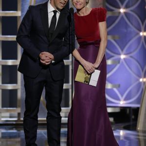 Julie Bowen and Seth Meyers at event of 71st Golden Globe Awards (2014)
