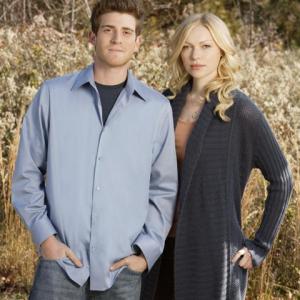 Still of Laura Prepon and Bryan Greenberg in October Road (2007)