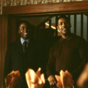 Still of Denzel Washington and Derek Luke in Antwone Fisher 2002