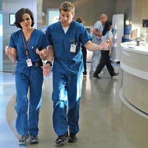 Still of Lana Parrilla and Mike Vogel in Miami Medical (2010)