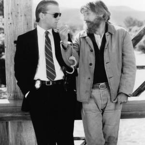 Still of Dennis Hopper and Kiefer Sutherland in Flashback 1990