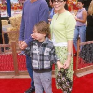 Sherilyn Fenn Toulouse Holliday and Myles Holliday at event of Chicken Run 2000