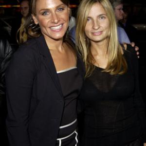 Holly Wiersma and Ali Forman at event of Wonderland (2003)