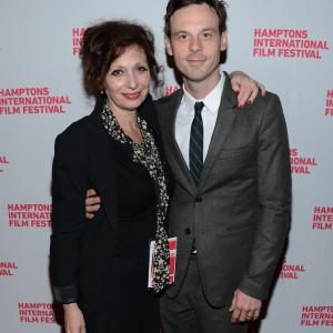 Lina Todd and Scoot McNairy at event of Argo (2012)