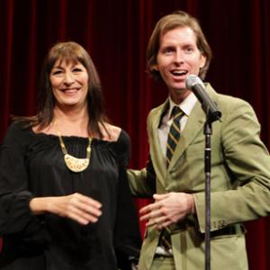 Anjelica Huston and Wes Anderson at event of The Darjeeling Limited 2007