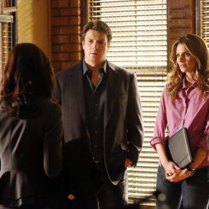 Still of Nathan Fillion Laurie Fortier Penny Johnson Jerald Salli RichardsonWhitfield and Stana Katic in Kastlas 2009