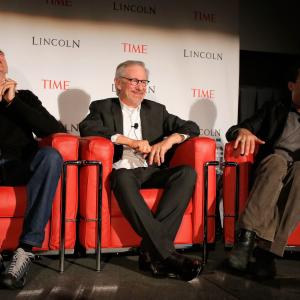 Steven Spielberg, Daniel Day-Lewis and Tony Kushner at event of Linkolnas (2012)