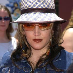 Lisa Marie Presley at event of Lilo & Stitch (2002)