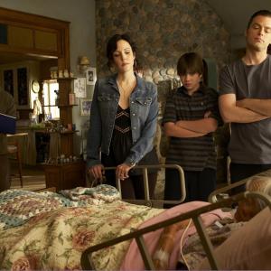 Still of Mary-Louise Parker, Justin Kirk, Alexander Gould and Hunter Parrish in Weeds (2005)